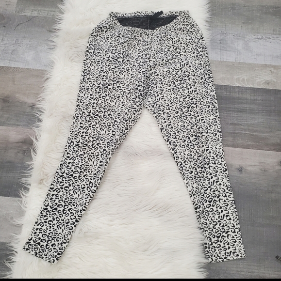 Torrid leopard animal print leggings - Picture 6 of 10